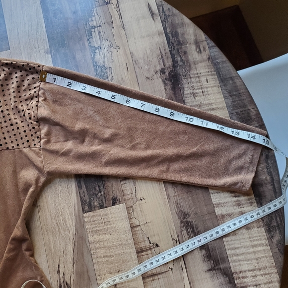 Ny collection tan brown faux suede perforated cutout tunic top fall shirt small - Picture 13 of 15